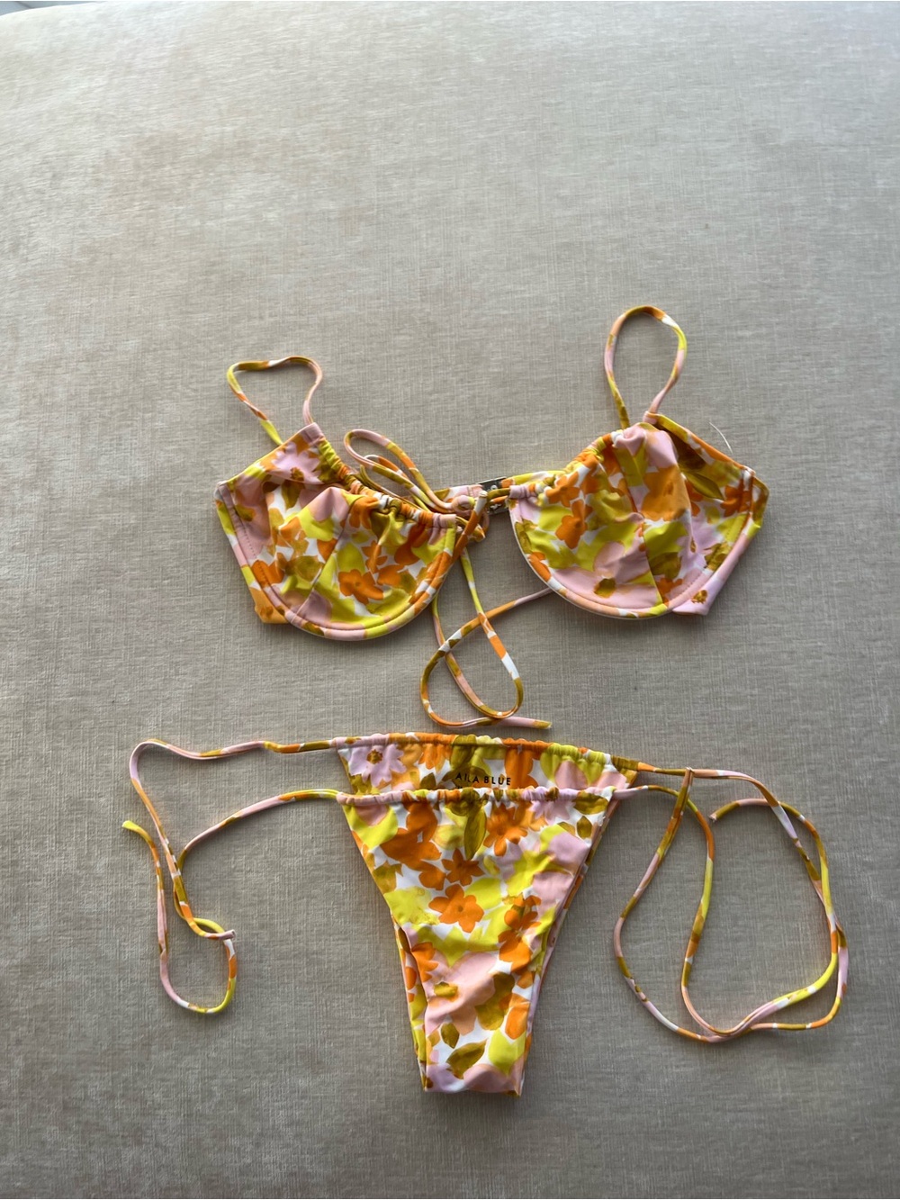 Alia blue underwire string bikini set. Never worn. XL